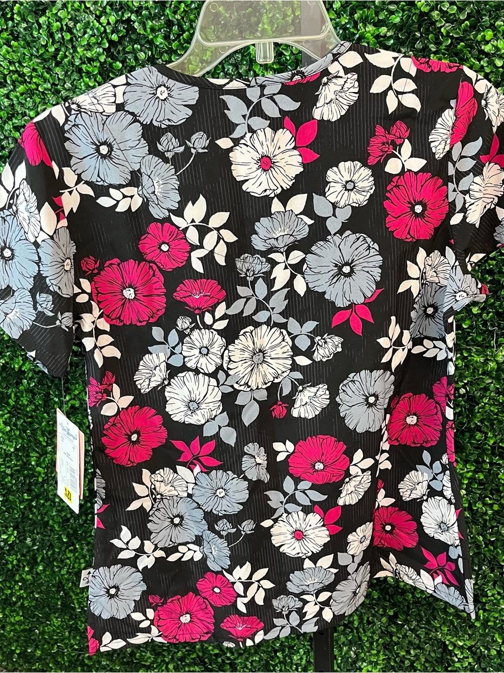 NWT Zavate Black Floral Print Women’s Scrub Top Size Small - Picture 4 of 5